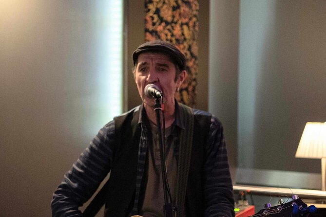 2.5 Hour Experience Scottish Dinner and Folk Music - Who Will Enjoy This Evening Most?