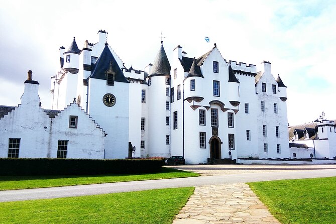 2 Days on the Loch Ness Canal of Caledonia and the Highlands - Fort William and the Road Through Glencoe
