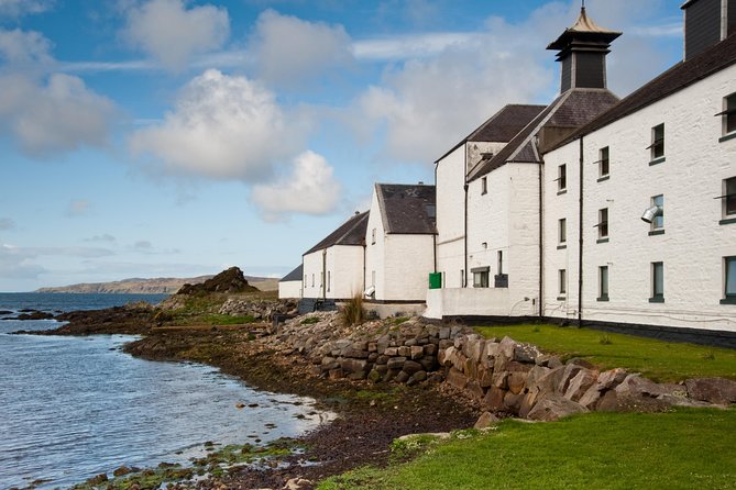 4-Day Islay & Whisky Tour Including Admissions from Edinburgh - The guide can make or break the coach days