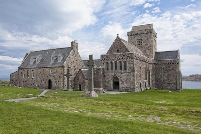 4-Day Magical Mull, Iona & West Highlands Small-Group Tour from Edinburgh - Staffa and Fingal’s Cave are an optional splurge