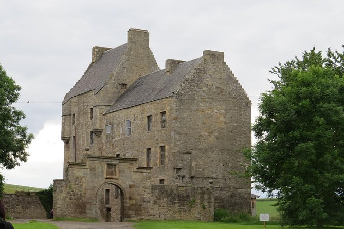 4-Day Outlander Trail Tour from Edinburgh Including Admissions - Who should book this four-day route?