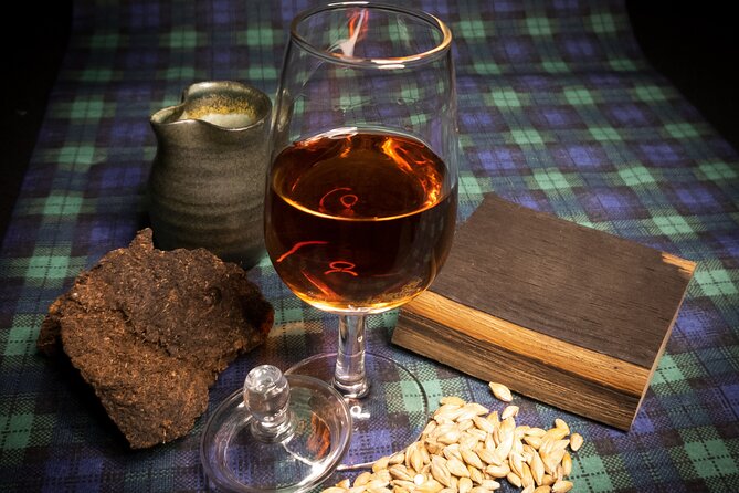 Afternoon Whisky Tasting in a Traditional Edinburgh Bar - Four single malts, not just four quick sips