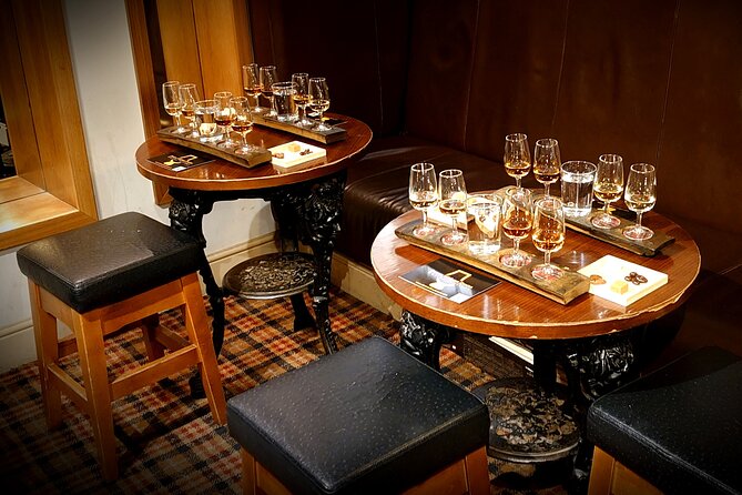 Afternoon Whisky Tasting in a Traditional Edinburgh Bar - The 5:30 p.m. Abbotsford option