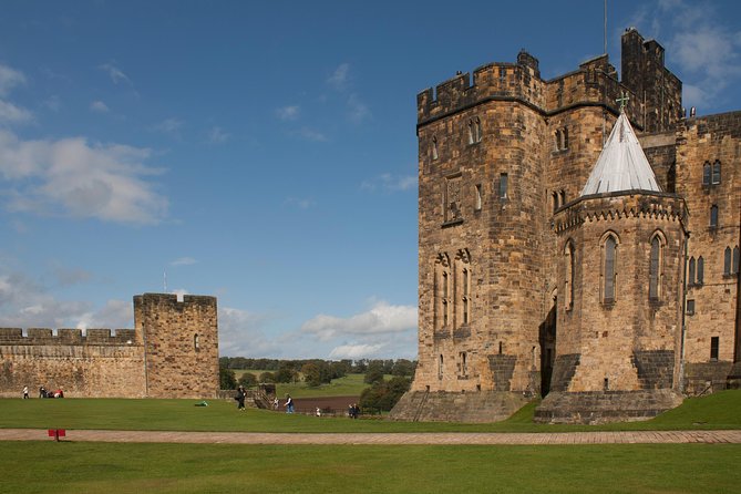 Alnwick Castle, Northumberland and Borders Tour with Admission - Alnwick Castle gets the main three hours
