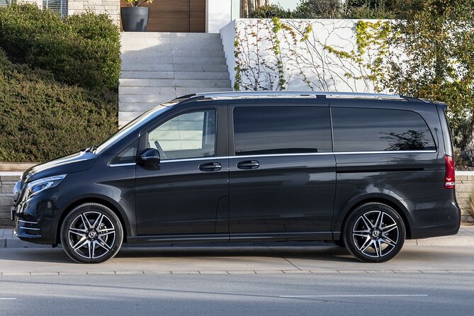 Arrival Transfer: Airport EDI to Edinburgh by Luxury Van - From Edinburgh Airport arrivals to your hotel