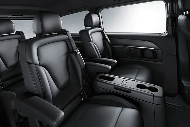 Arrival Transfer Edinburgh Airport EDI to Edinburgh by Minivan - What the 45-minute ride is really like