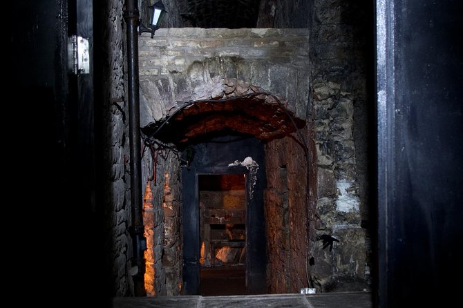 City of the Dead Underground Vaults (Day) - Ghost stories, real families, and the South Bridge Entity