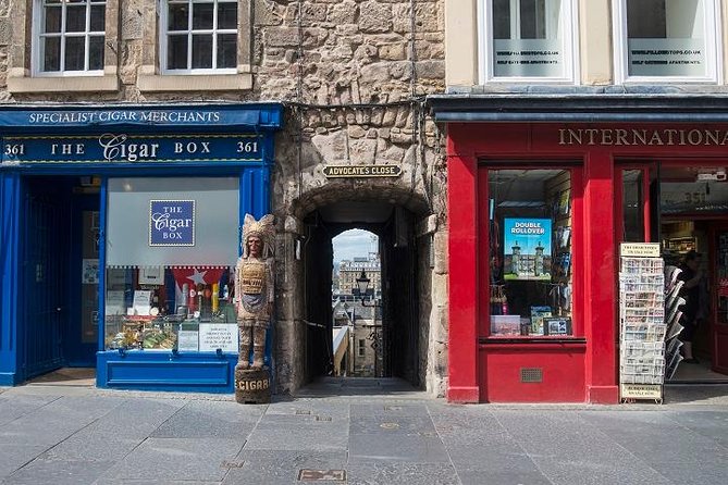 Curious Tales of the Royal Mile - Private Walking Tour - Edinburgh’s strange citizens, pets, and public arguments