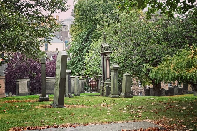 Dark History and Ghost Tour of Edinburgh - Greyfriars Kirkyard and the unsettling finale
