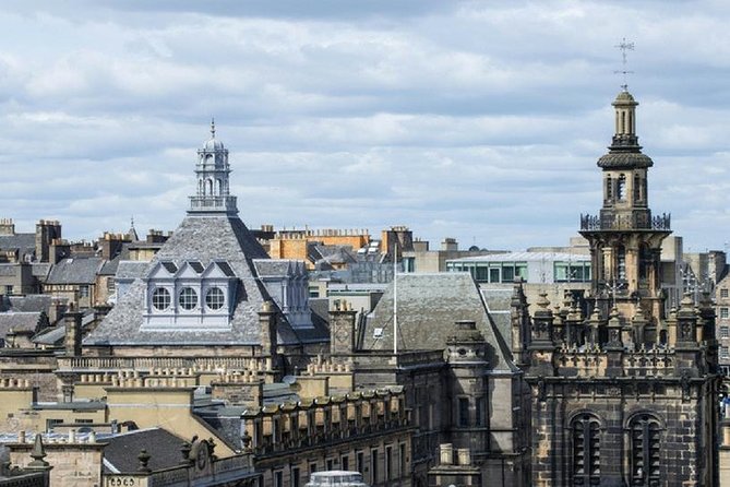 Edinburgh 3 Hour Walking Tour Italian Tour Guide - Starting on the Royal Mile at 190 High Street