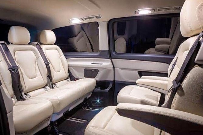 Edinburgh Airport to Glasgow City Chauffeured Hire Driver - A calm first hour in Scotland