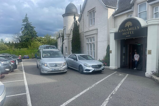 Edinburgh Airport to St Andrews plus return journey private transfer - Meeting your driver in arrivals