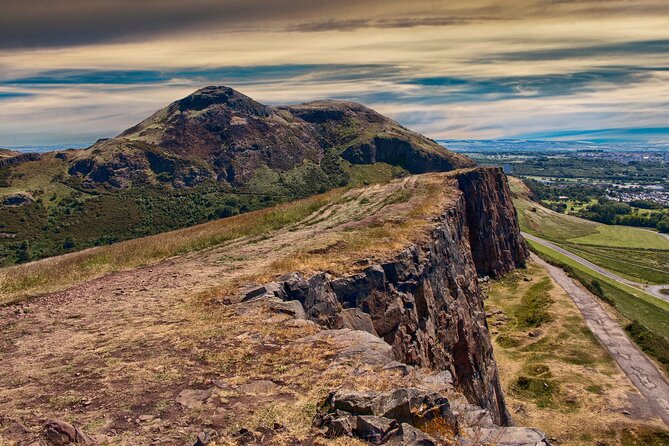 Edinburgh: Arthur's Seat Hike with Local Guide - Holyrood Park gives the climb a city setting
