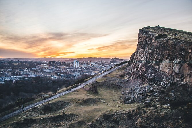 Edinburgh: Arthur's Seat Hike with Local Guide - Rest stops, photos, and group spacing