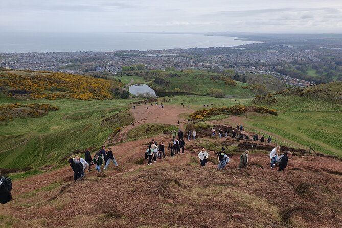 Edinburgh: Arthur's Seat Hike with Local Guide - The guides add more than directions