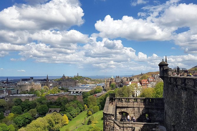 Edinburgh Castle Guided Walking Tour in English - Starting on the Royal Mile Instead of at the Castle