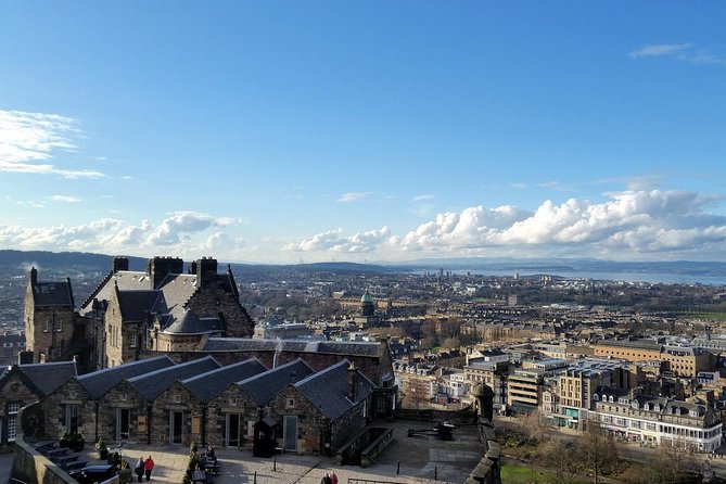 Edinburgh Castle Guided Walking Tour in English - Entering Edinburgh Castle With a Ticket Included