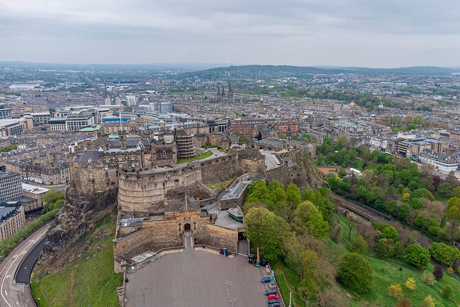 Edinburgh Castle: Guided Walking Tour with Entry Ticket - Your Free Time: The Royal Palace, Museums, and Prisons