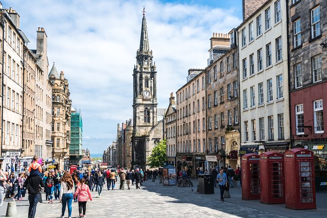 Edinburgh Castle & Old Town Small Group Guided Tour - Religious conflict and Scotland’s changing beliefs