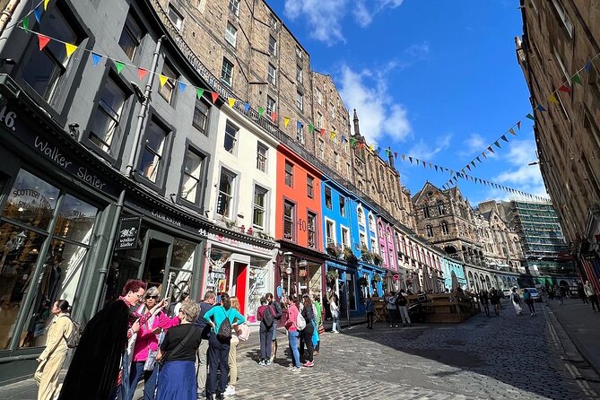 Edinburgh City 4 Hour Private Guided Taxi Tour - Walking through the Old Town and Royal Mile