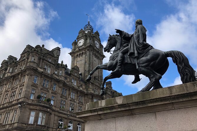 Edinburgh City 4 Hour Private Guided Taxi Tour - Victoria Street and Edinburgh’s storybook curves