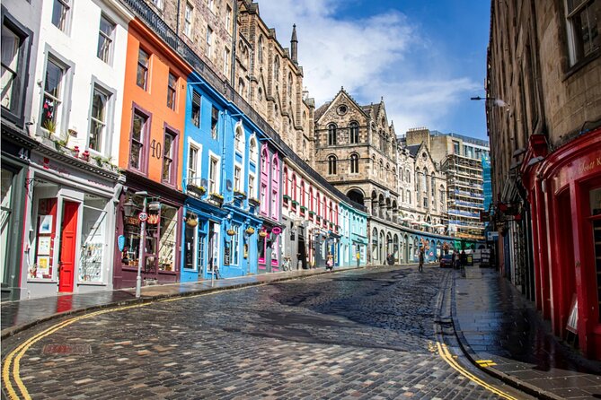Edinburgh City of Wizards Exploration Game and Tour - Starting at City Chambers on the Royal Mile