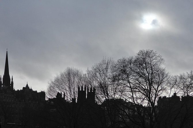 Edinburgh - Dark History - John Knox House and one of the Old Town’s most authentic corners