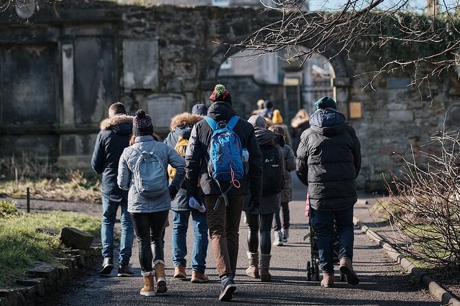 Edinburgh Full Day Walking Tour with Castle Included -Small Group - Greyfriars Bobby and Greyfriars Kirkyard