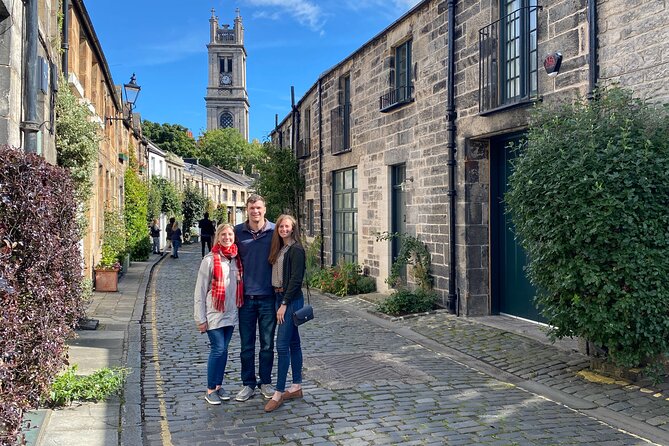 Edinburgh Half Day Guided Private Tour in a Premium Minivan - Greyfriars Bobby and Greyfriars Kirkyard