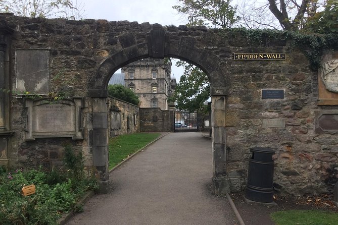Edinburgh: History Lovers Old Town Walking Tour - A useful first look at Edinburgh