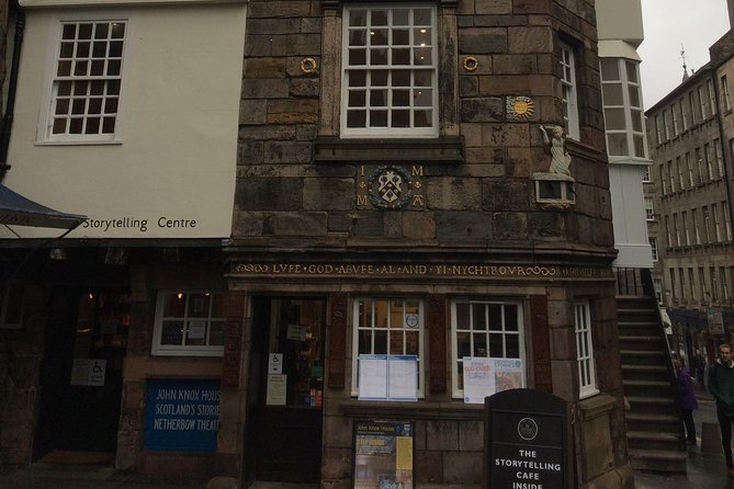 Edinburgh: History Lovers Old Town Walking Tour - Why the storytelling matters more than the route
