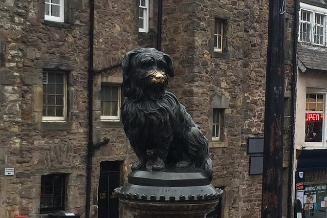 Edinburgh: History Lovers Old Town Walking Tour - Pace, comfort, and what to wear