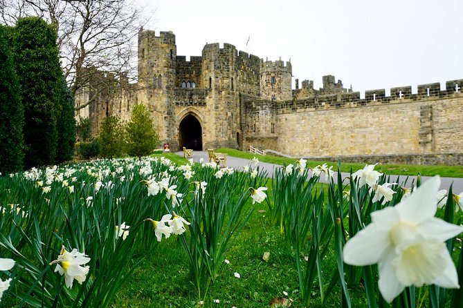 Edinburgh: Holy Island, Alnwick Castle & Kingdom of Northumbria - Who Should Book This Tour?