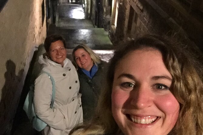 Edinburgh Night Tour with a Local Guide: Private & 100% Personalized - Old Town streets, pubs, and the Cowgate