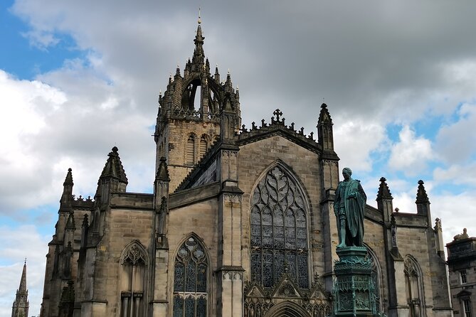 Edinburgh Old Town Private Self-Guided Tour - What the app gives you for $12.26