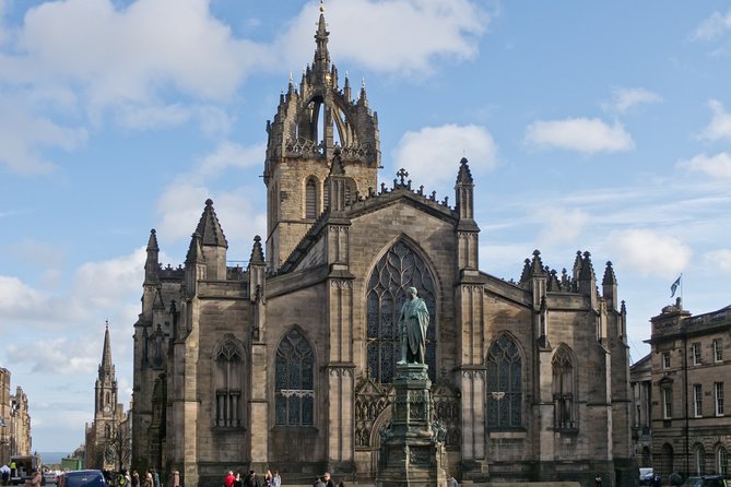 Edinburgh Private city tour - Calton Hill opens with Edinburgh from above