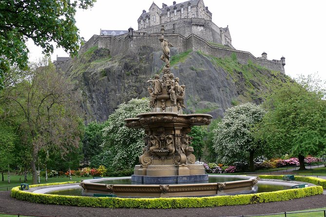 Edinburgh Private Tour with a Local - Highlights & Hidden Gems - Scott Monument links the city to its literary past