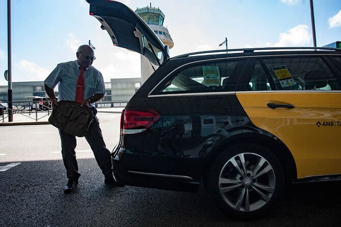 Edinburgh Private Transfer from Edinburgh Airport to City centre - Finding the driver after baggage claim