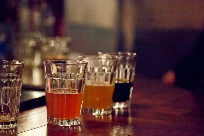 Edinburgh: Pubs & History Walking Tour with Beer Tasting - Cowgate, pubs, and your first pours