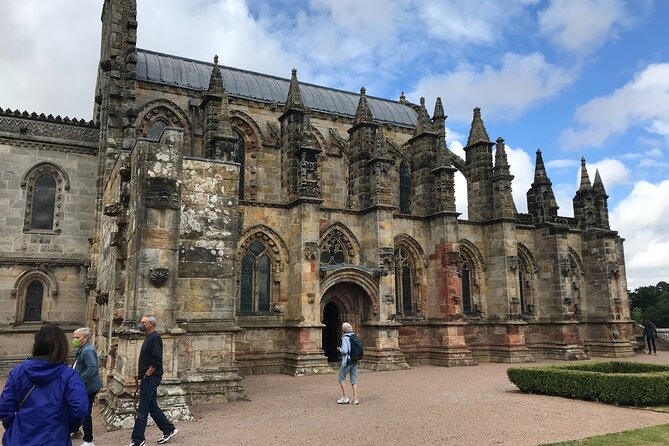 Edinburgh: Rosslyn Chapel, Berwick Private Day Tour in Luxury MPV - Bass Rock from the coast