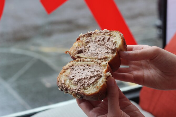 Edinburgh’s Donut & Pastry Experience with Underground Donut Tour - The Royal Mile: Edinburgh’s main historic spine