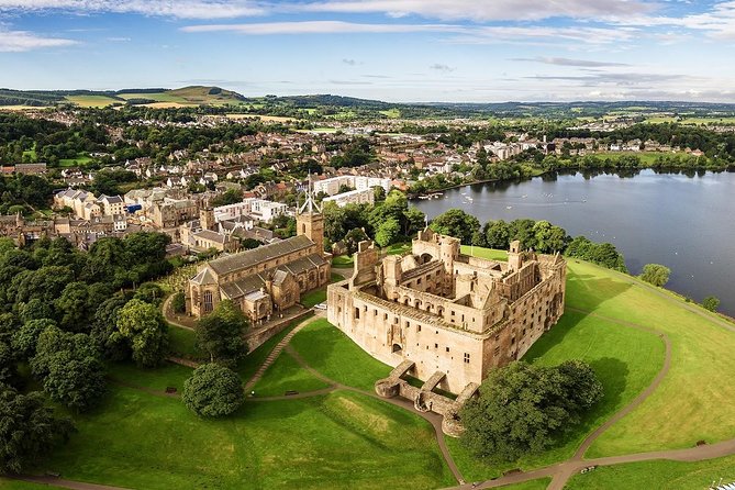 Edinburgh: The Outlander, Palaces & Jacobites Tour - Doune Castle and Castle Leoch