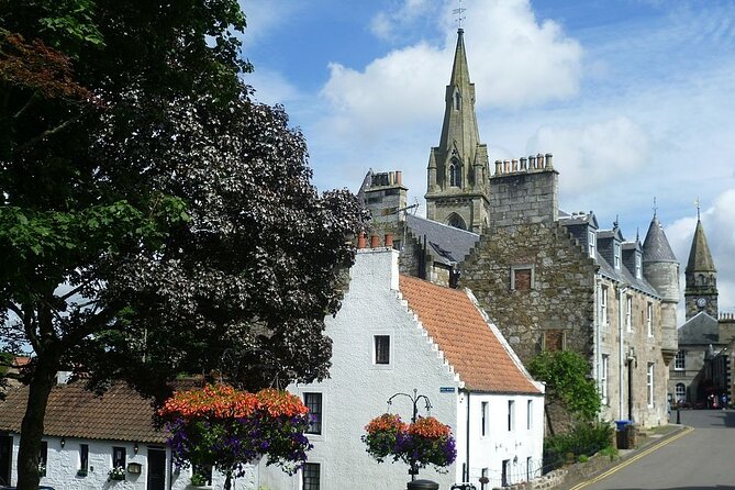Edinburgh: The Outlander, Palaces & Jacobites Tour - Midhope Castle and the emotional pull of Lallybroch