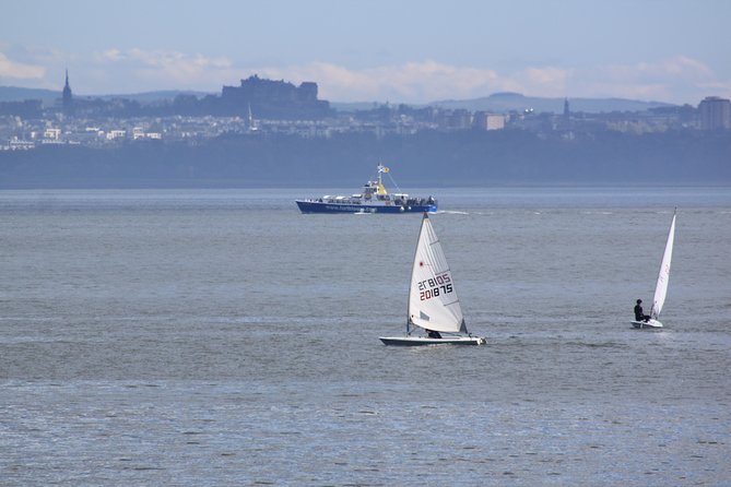 Edinburgh Three Bridges Cruise - Commentary: lively guides or hard-to-hear recording
