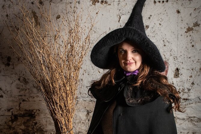 Edinburgh: Witches & Haunted History Walking Tour - Edinburgh Castle, origins, and more witch stories