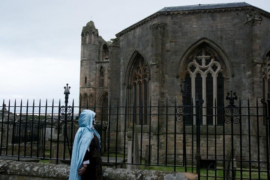 Elgin: Cathedral Exterior Tour - Graveyard etiquette and selected burials