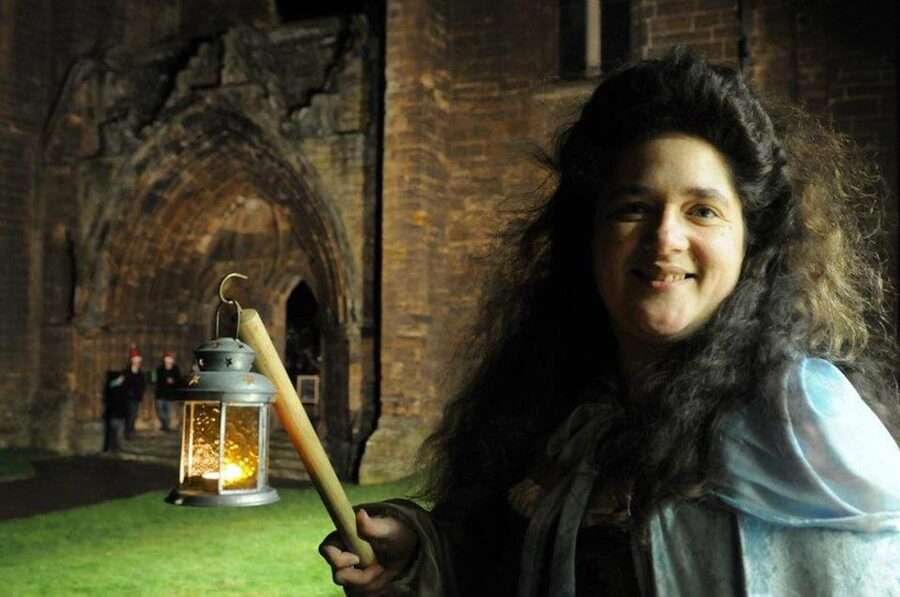 Elgin: Cathedral Interior Guided Tour - Key things to know before you go