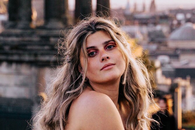 Enchanted Professional Private Photoshoot Tour in Edinburgh - Starting in Grassmarket and climbing to the Vennel