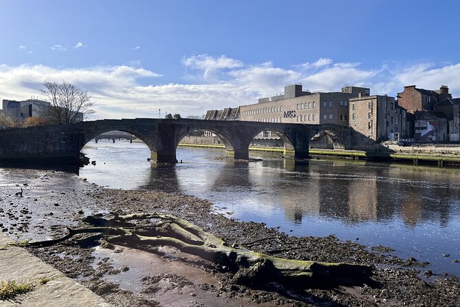 Escape Burns' Hame Toun: Outdoor Puzzle Game in Ayr - Starting at the Robert Burns Statue in Ayr