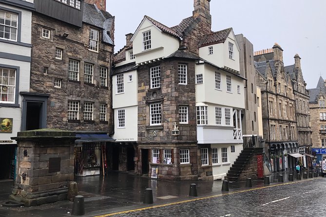 Essential Walking Tour of Edinburgh's Old Town - Why this Old Town walk works as an introduction